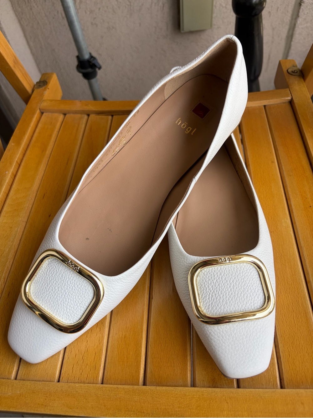HŌGI White Leather Buckle Ballerina Flats - 6.5UK/9US